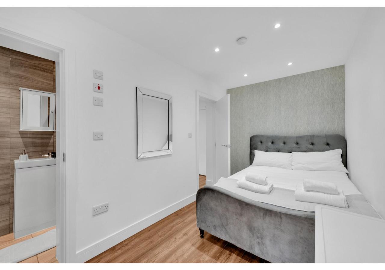 Classic 2Bd Flat In เชมส์ฟอร์ด ภายนอก รูปภาพ