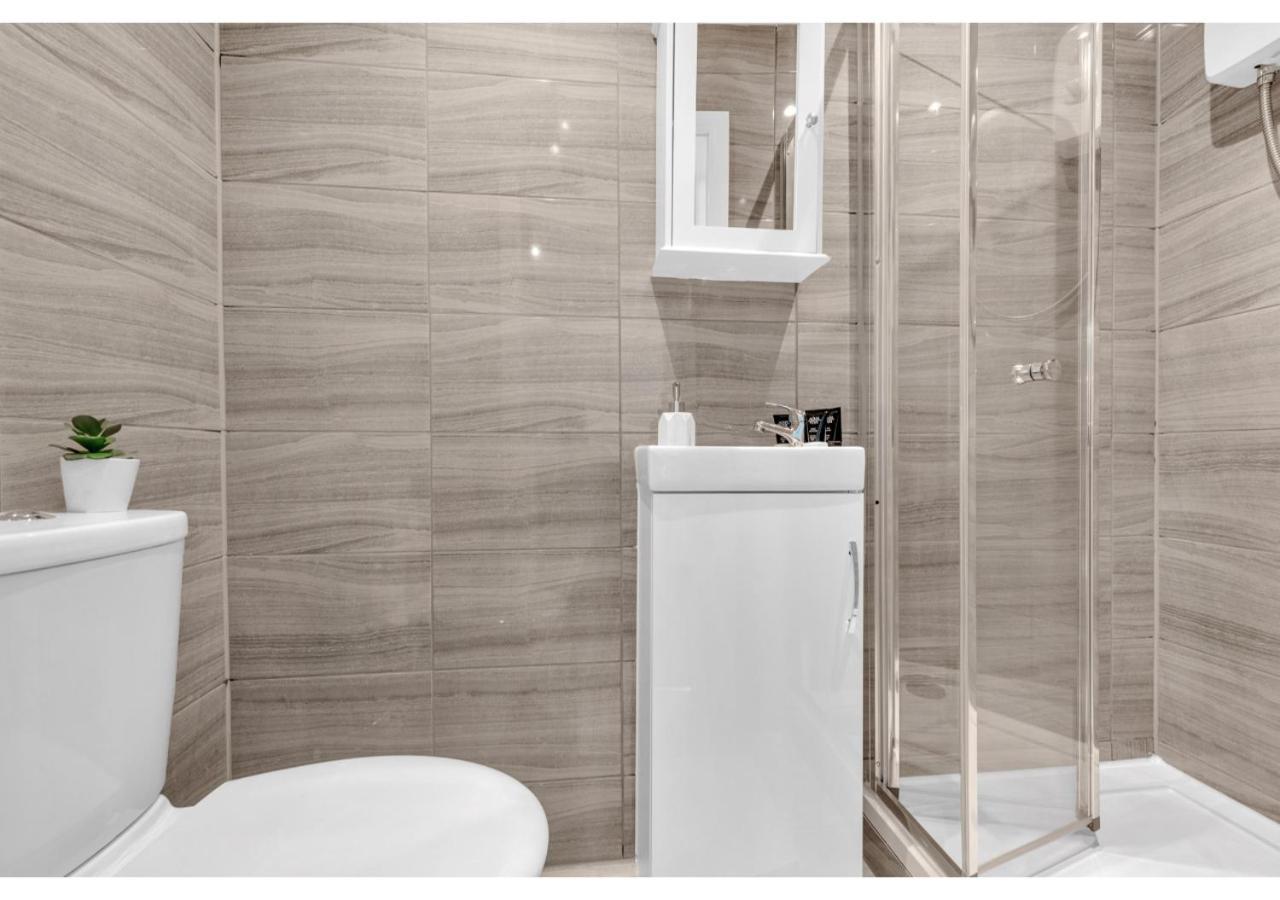 Classic 2Bd Flat In เชมส์ฟอร์ด ภายนอก รูปภาพ